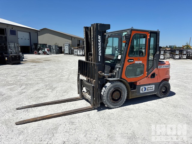 Doosan PRO5 Pneumatic Tire Forklift