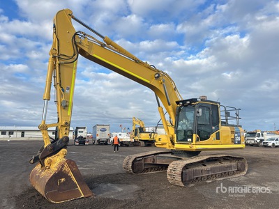 2013 Komatsu PC220LC-8 Tracked Excavator