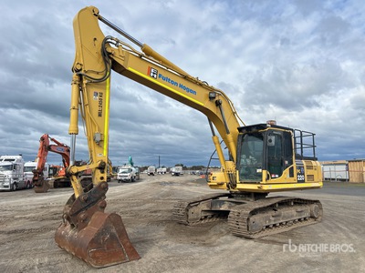 2017 Komatsu PC220-8M0 Tracked Excavator