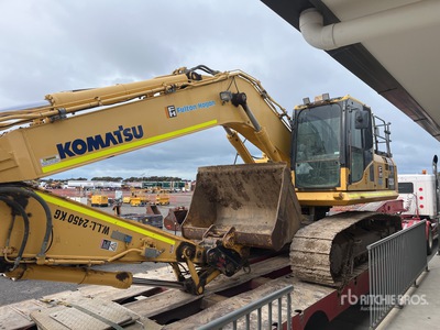2011 Komatsu PC220LC8 Tracked Excavator