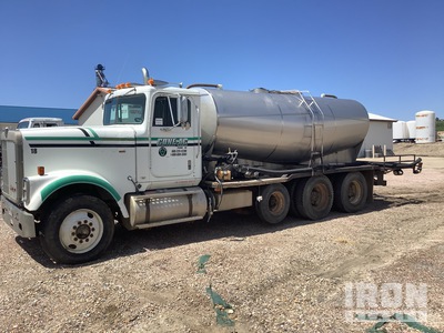 International F9370 6x4 T/A Tankwagen