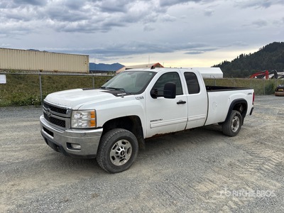 2011 Chevrolet Silverado 2500 4x4 Extended Cab Pickup