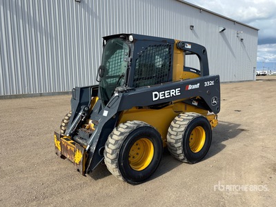 2014 John Deere 332E Two-Speed Chargeuse à direction à glissement
