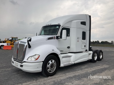 2018 Kenworth T680 6x4 Tractocamion con Dormitorio / T/A Sleeper Truck Tractor