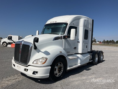 2015 Kenworth T680 6x4 Tractocamion con Dormitorio / Ciągnik siodłowy T/A z kabiną sypialną