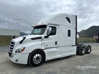 2019 Freightliner Cascadia 6x4 T/A Sleeper Truck Tractor
