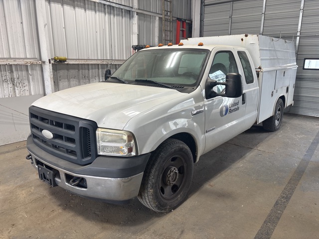 2007 Ford F-350 XL 4x2 Extended Cab Utility Truck