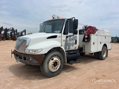 2004 International 4300 4x2 Service Truck