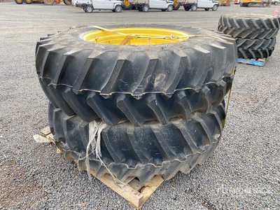 Quantity of (2) Firestone 520/85R38 w/ Rims Opony