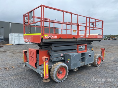 2017 Skyjack SJ9241 RT 4x4 Plateforme élévatrice à ciseaux