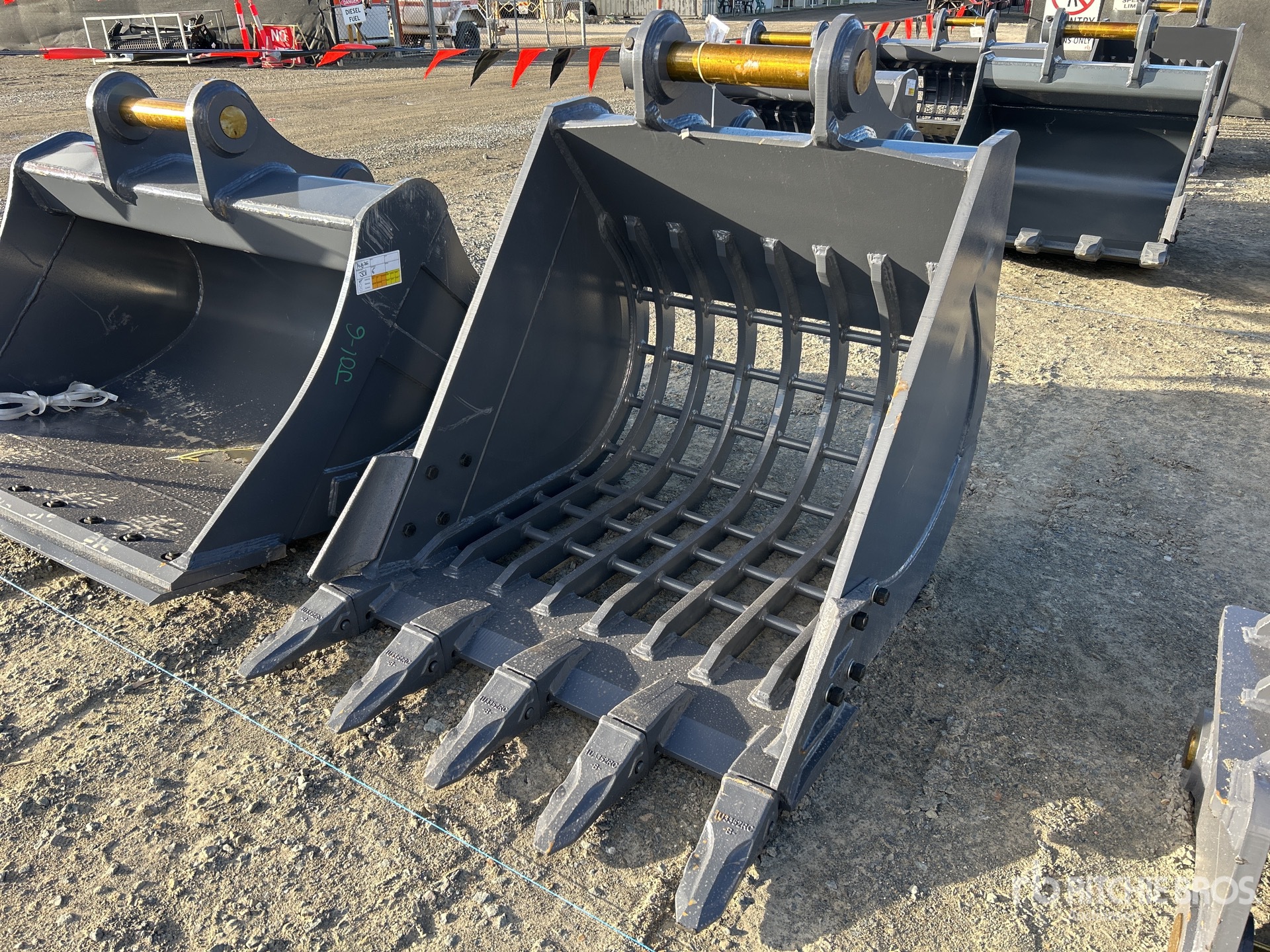 2026 Warrior 1100 mm Q/C Skeleton Excavator Bucket - Fits 20 - 25 Ton (Unused)