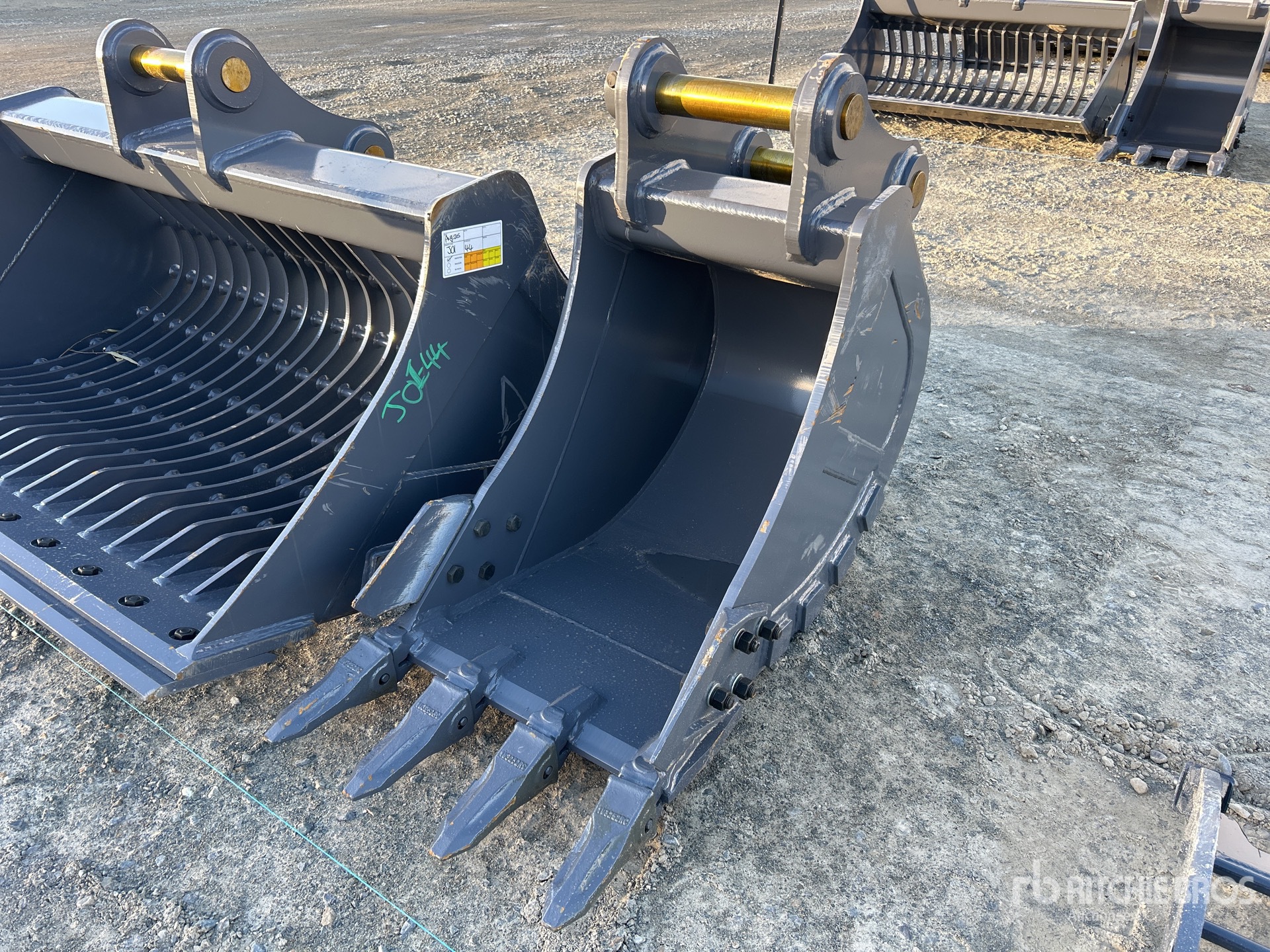 2026 Warrior 600 mm Q/C Digging Excavator Bucket - Fits 12 - 14 Ton (Unused)