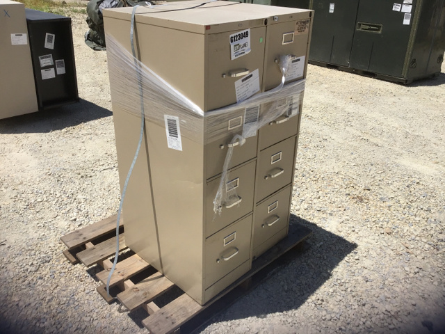 (2) File Cabinets (2) File Cabinets