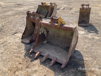 Quantity of (2) Digging 900mm & 430mm Excavator Bucket