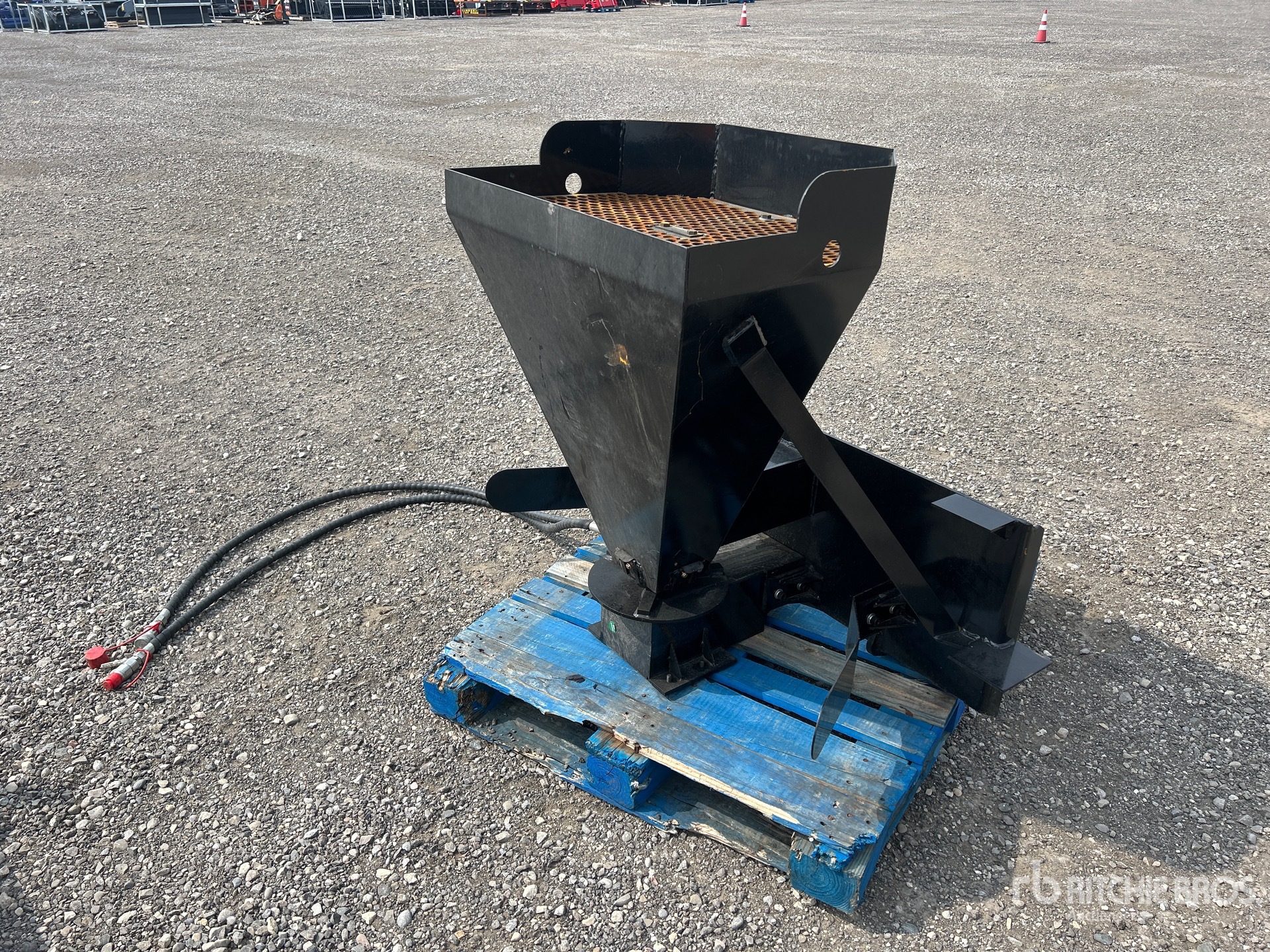2026 GIYI GY-SS52 7 in Skid Steer Salt Spreader (Unused)