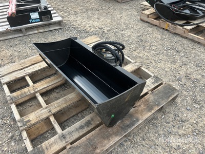 2026 GIYI GY-D3T 32 in Hydraulic Tilting Excavator Bucket (Unused)