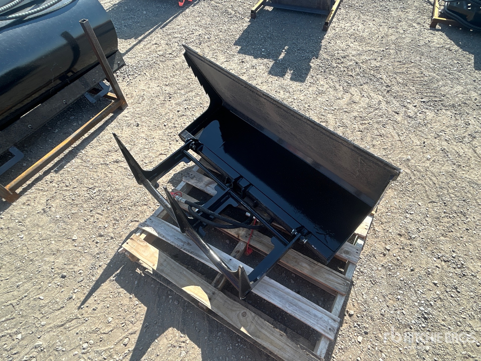 2026 GIYI GY-X PG44 44 in Mini Skid Steer Grapple Bucket (Unused)
