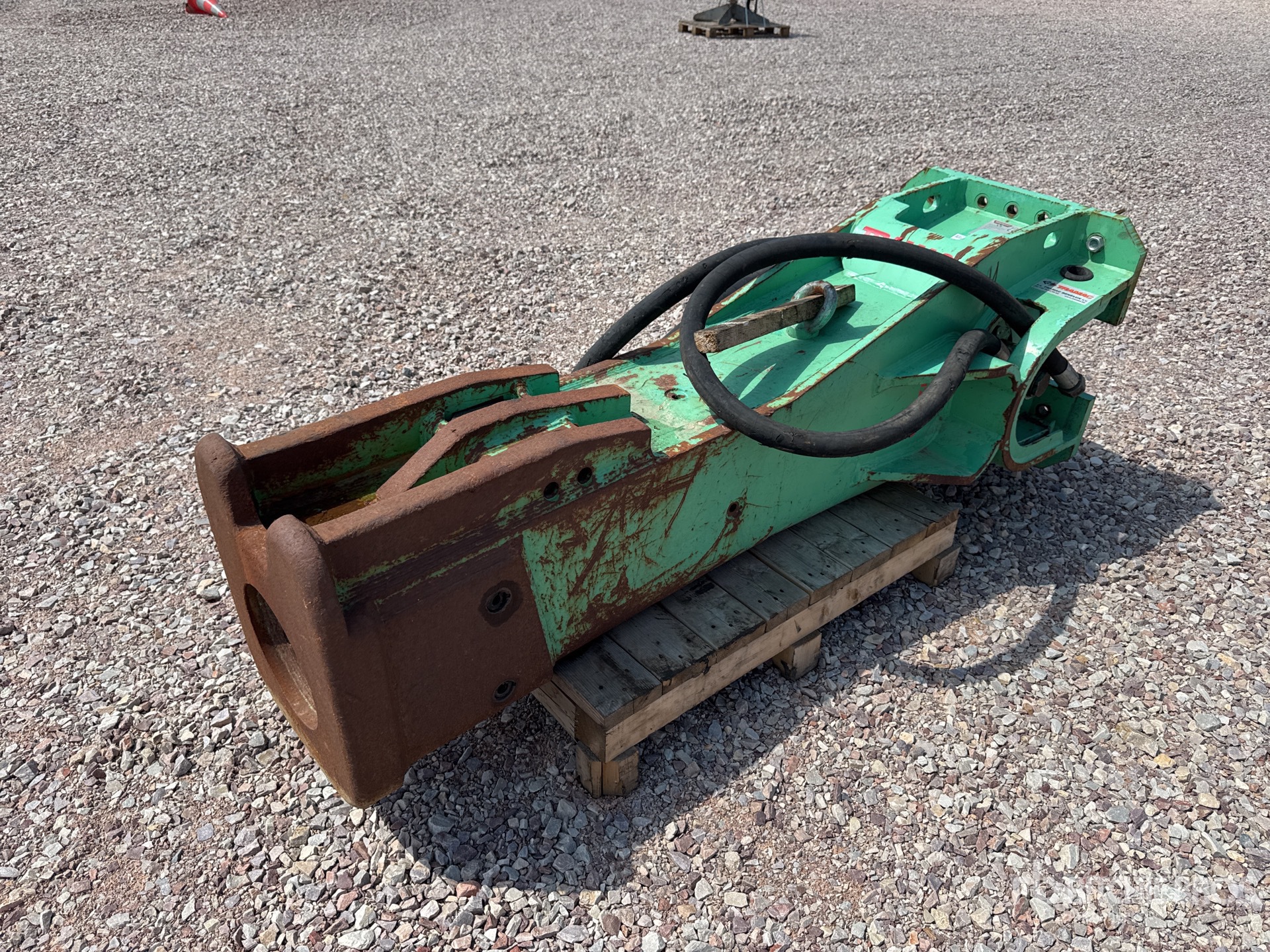 2018 Montabert V2500 Hydraulic Breaker