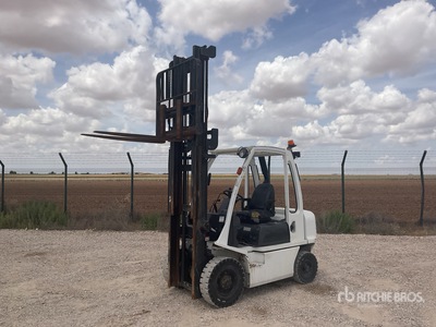 2017 UniCarriers Y1D2A25Q Wózek widłowy