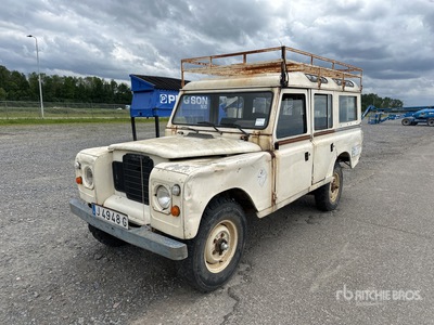 Land Rover Santana 4WD SUV