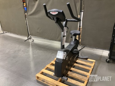 Life Fitness C1 Exercise Bike