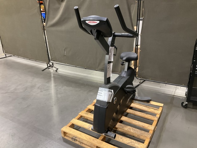 Life Fitness C1 Exercise Bike