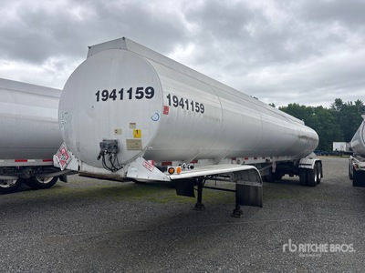 1996 Custom 3000 gal T/A Tanker Trailer
