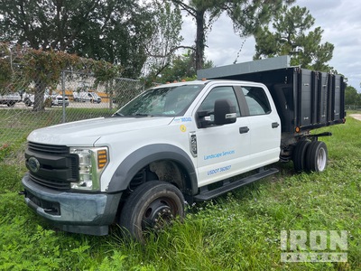 2018 Ford F-450 XL 4x2 Crew Cab Camion à benne à plateau  (Inoperable)