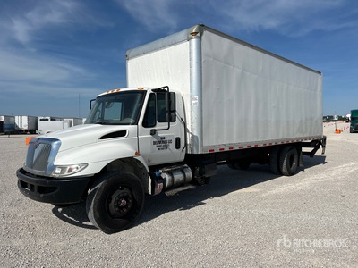 2018 International 4300 4x2 Autocarro furgonato
