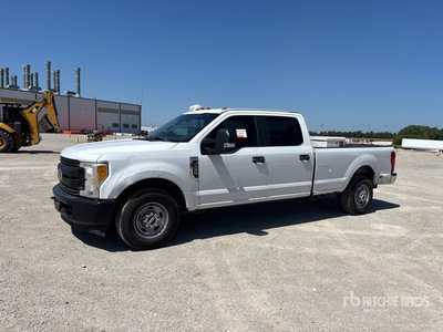 2017 Ford F-250 XL 4x2 Crew Cab Pickup