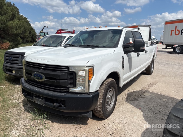 2017 Ford F-250 4x2 Crew Cab Pickup