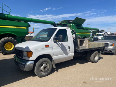 2007 Ford E-350 4x2 Flatbed Truck
