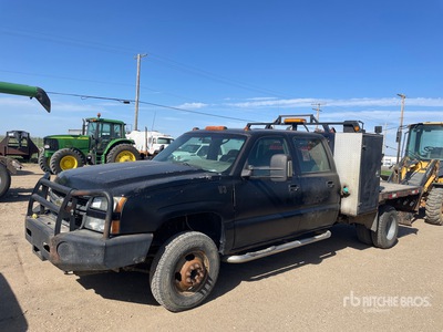 2006 Chevrolet 3500 4x4 Crew Cab Flatbed Truck
