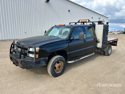 2006 Chevrolet 3500 4x4 Crew Cab Flatbed Truck
