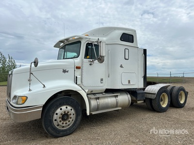 2000 International 9200 6x4 T/A Sleeper Truck Tractor