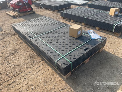 Quantity of (12) 2026 SKLP SK-LJB12 94 in x 47 in Polyethylene Traffic Plates 交通制御 (Unused)