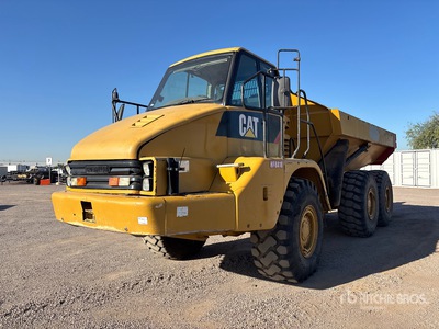 2004 Cat 725 Articulated Dump Truck