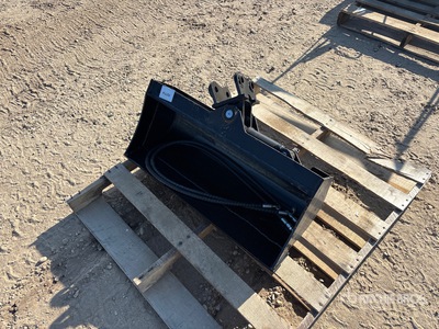 2026 VICSEC VCT800 32 in Tilting Mini Excavator Bucket (Unused)