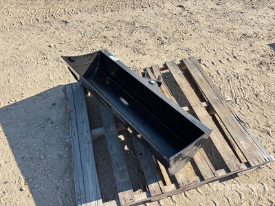 2026 VICSEC VCT1000 40 in Hydraulic Tilting Mini Excavator Bucket (Unused)