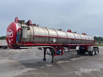 1985 Petro-Steel 7014 gal T/A Przyczepa cysterna próżniowa