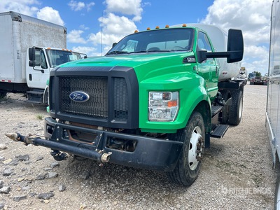 2017 Ford F-650 4x2 散水車 (Inoperable)