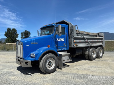 2004 Kenworth T800 6x4 T/A Dump Truck