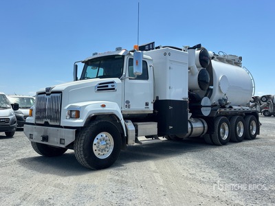 2020 Foremost on 2022 Western Star 4700SF 8x6 ハイドロバキュームトラック