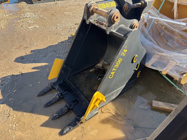 CJE 24 in Q/C Digging Excavator Bucket - Fits CAT 308 (Unused)