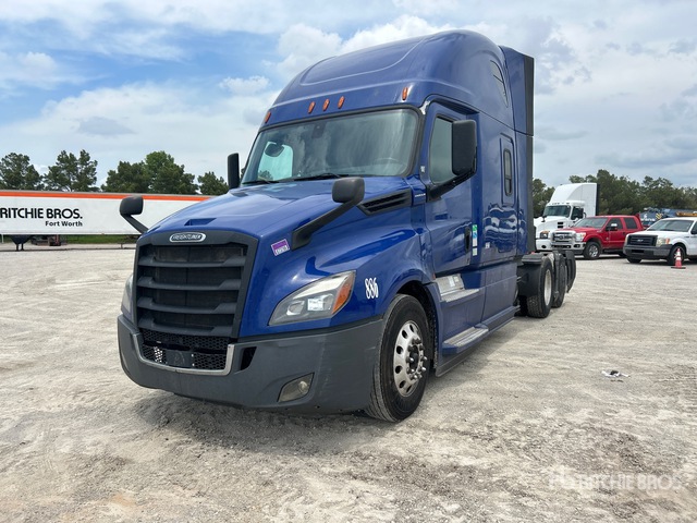 2020 Freightliner Cascadia 126 6x4 T/A Sleeper Truck Tractor