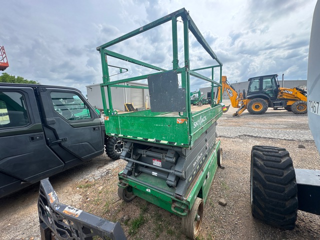 2017 Skyjack SJIII 4632 Electric Scissor Lift (Inoperable) 2017 Skyjack SJIII 4632 Electric Scissor Lift (Inoperable)