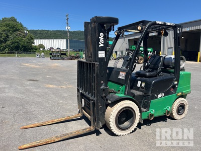 2017 Yale GTP60VX 4650 lb 4x2 Carrello elevatore fuoristrada