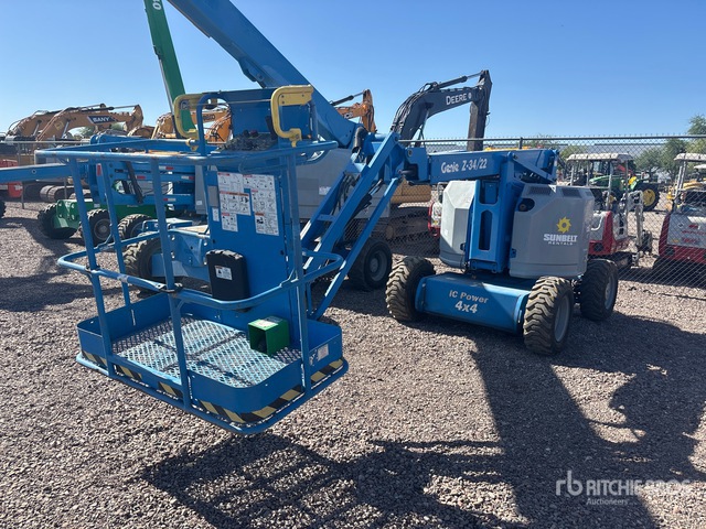 2021 Genie Z34/22 4WD Dual Fuel Articulating Boom Lift