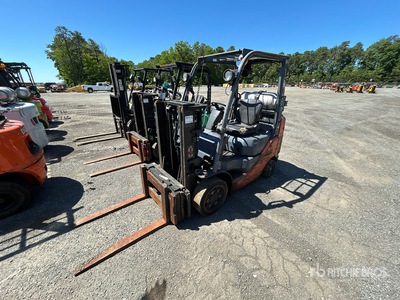 2011 Toyota 8FGCU25 4700 lb Cushion Tire フォークリフト