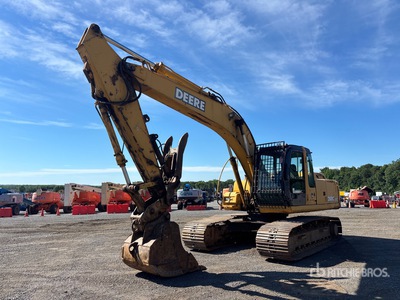 2005 John Deere 200C LC Tracked Excavator